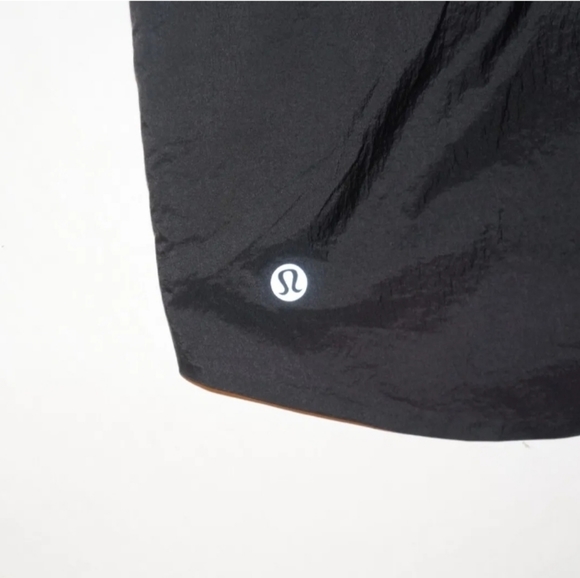 ‼️SOLD‼️ NWT Lululemon Step Out Shorts $88 Retail Sz 12 Black - Picture 4 of 8